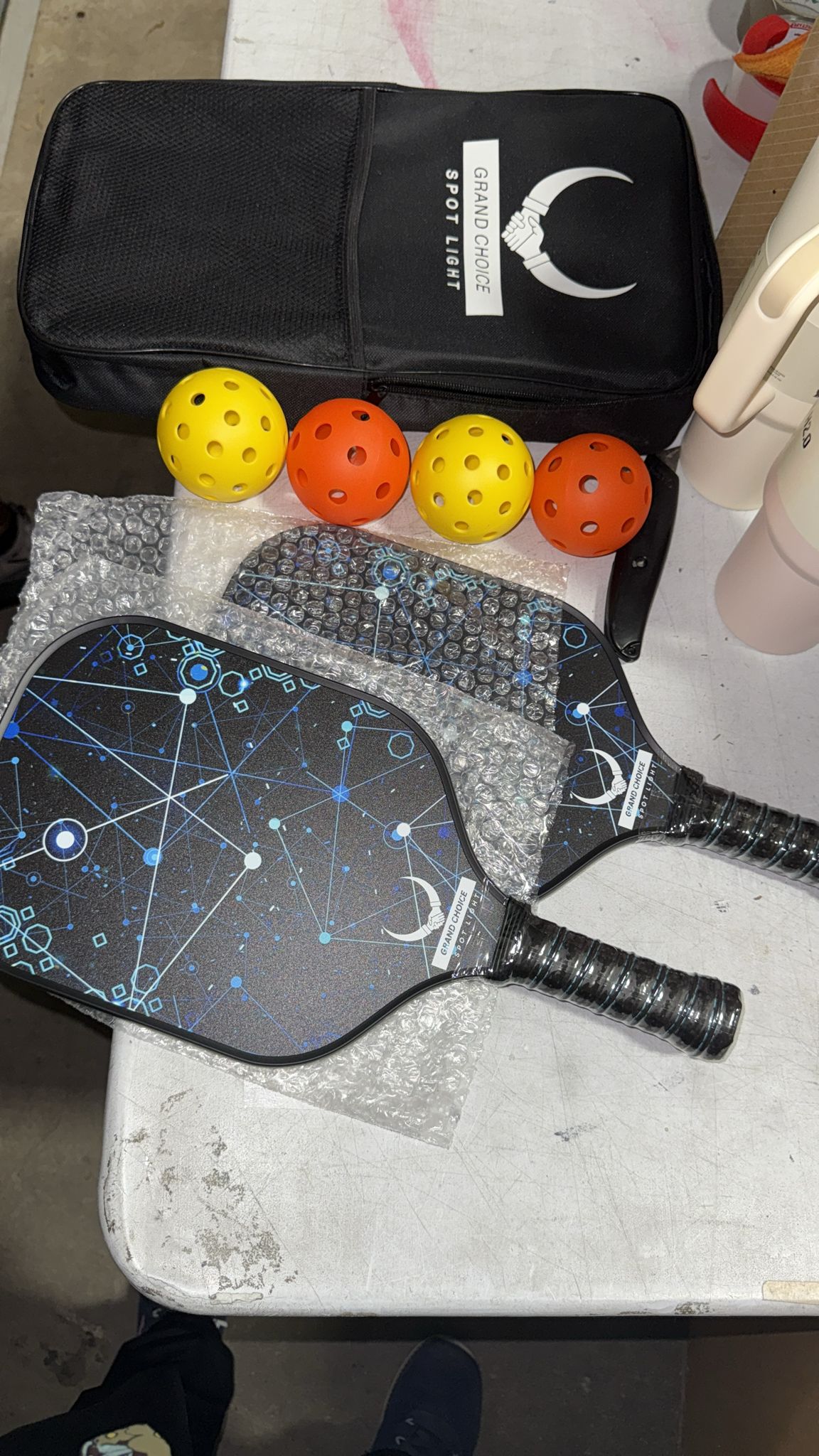 Light Weight Carbon Fiber Pickleball Paddle With Bag Backpack Cushion Grip Pickleball Racket Set